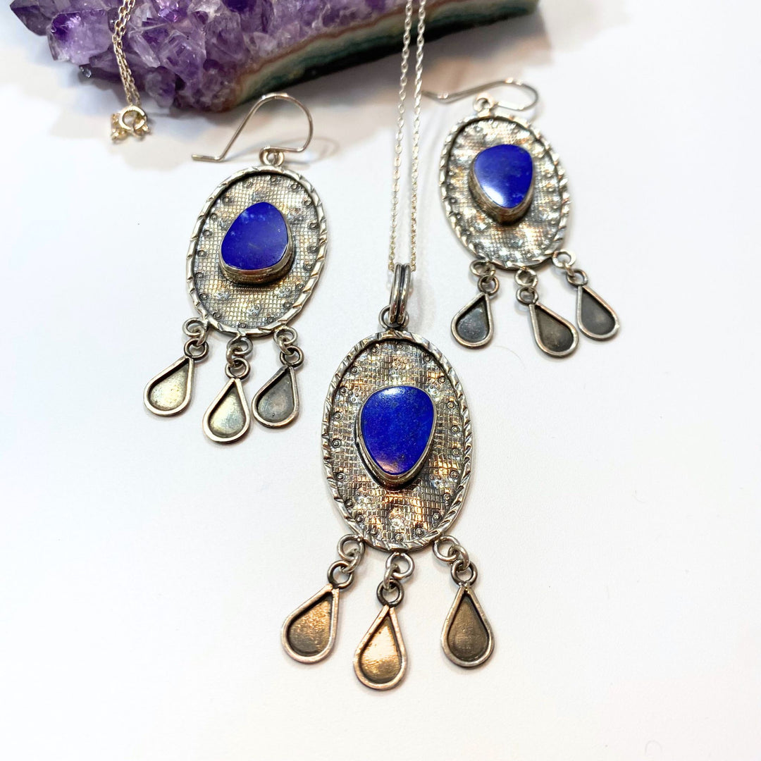Nigina Silver Necklace and Earrings