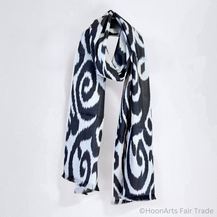 Sariya Cotton - Silk Ikat Scarf light grey natural background