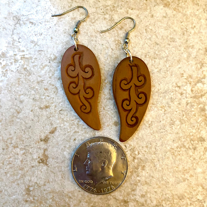 Handcarved Wooden Earrings-Tree Pattern-Apricot | HoonArts 2