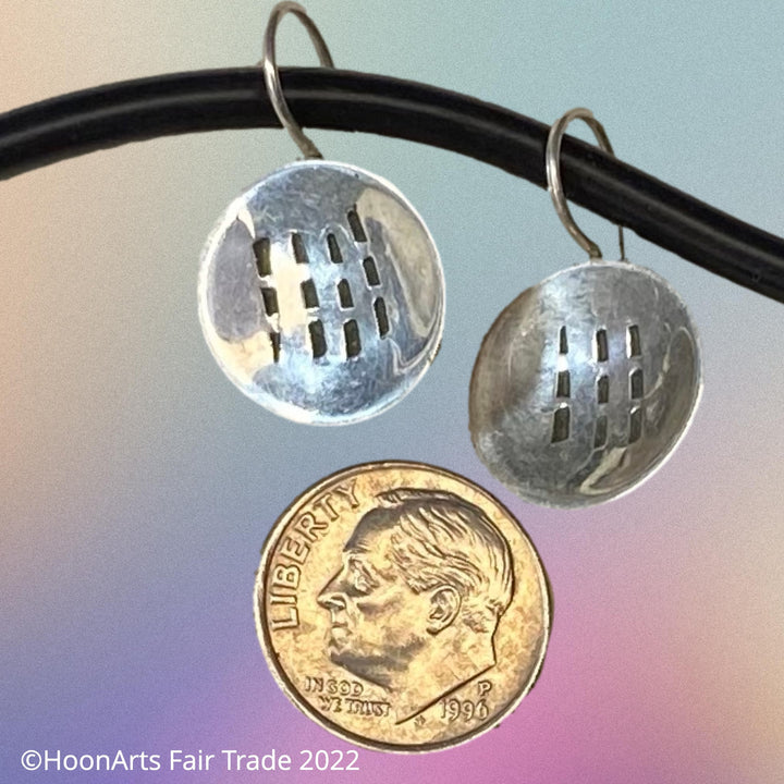 Earring scale with dime